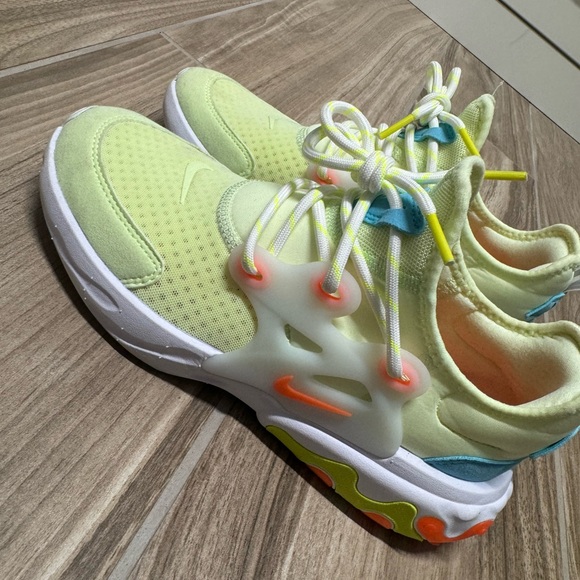 Nike React Presto GS - Picture 1 of 6